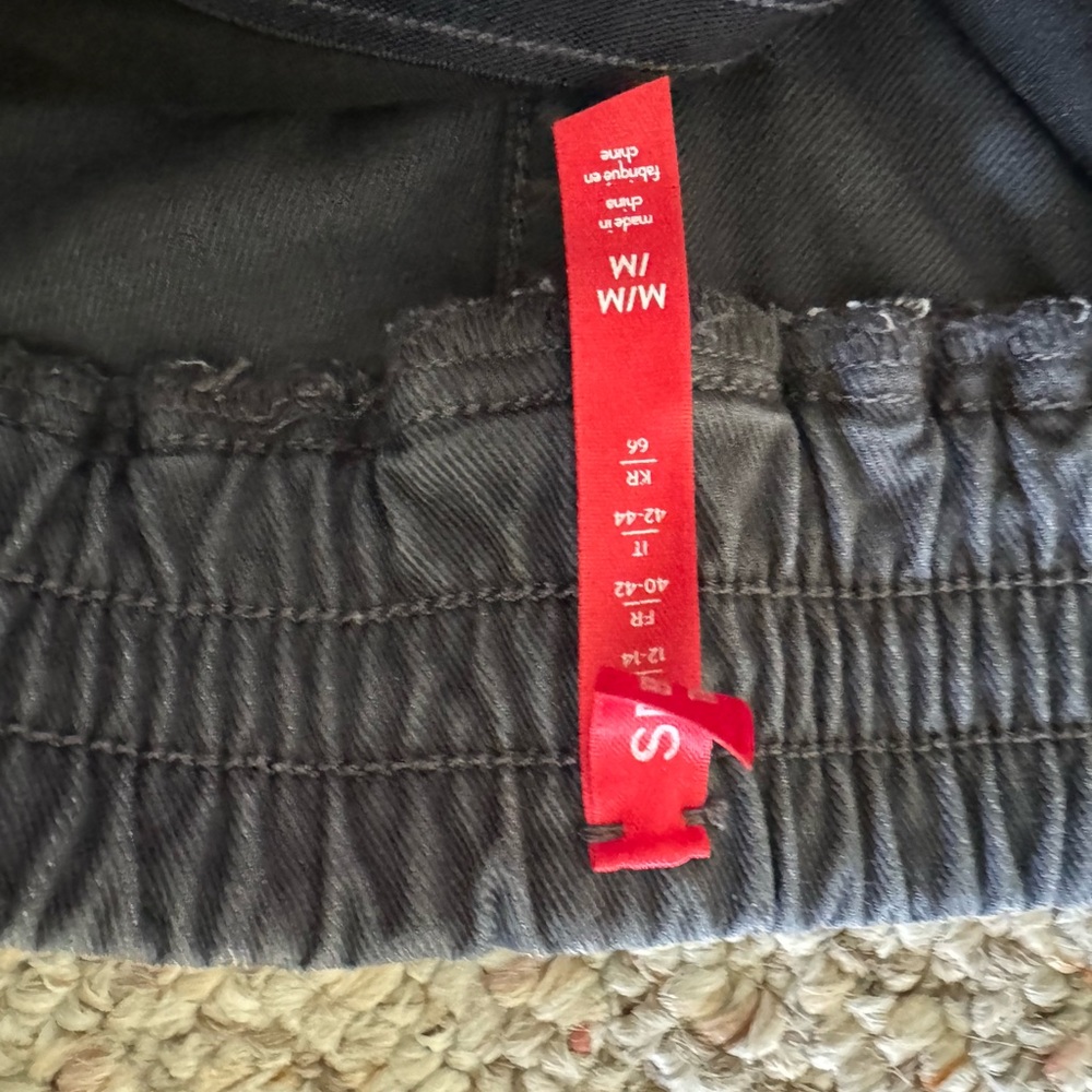 SPANX Gray/washed black twill cargo with zipper ankles